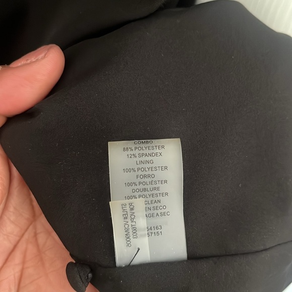 Vince Camuto sleeveless open back crepe drama ruffle black gown size 14 - Picture 10 of 10